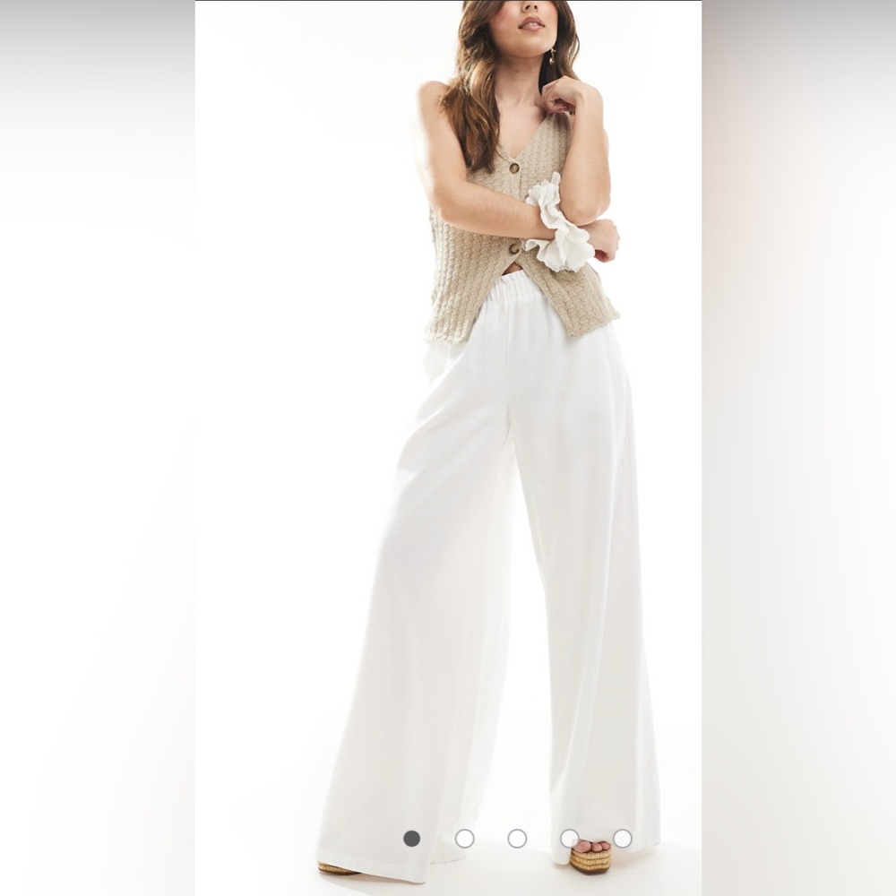 Stradivarius elasticated waist crinkle wide leg trouser in white
